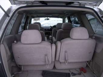 2001 Nissan Bassara Pictures