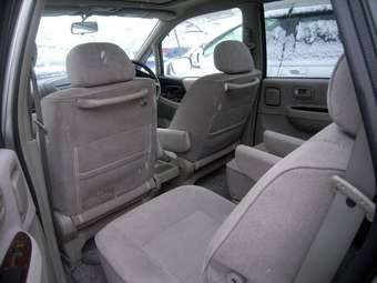 2001 Nissan Bassara Photos