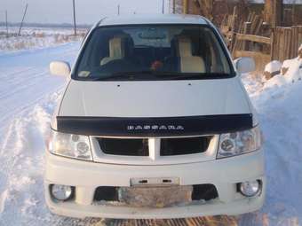 2001 Nissan Bassara Pictures