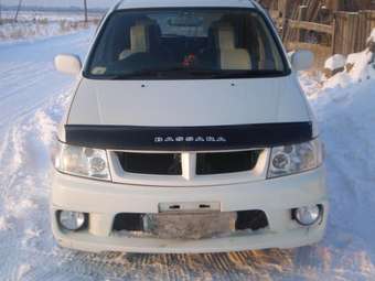 2001 Nissan Bassara Pictures