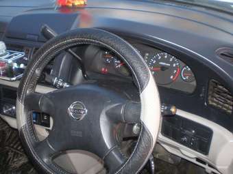 2001 Nissan Bassara Photos