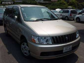 2001 Nissan Bassara Images