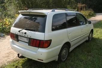 2001 Nissan Bassara Photos