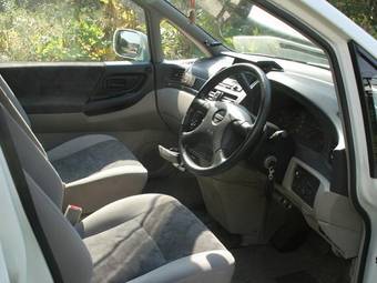 2001 Nissan Bassara Photos