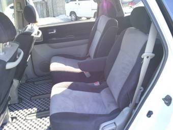 2001 Nissan Bassara Photos