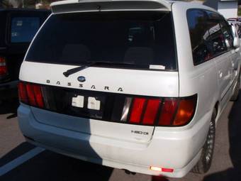 2001 Nissan Bassara Photos