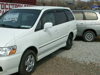 2001 Nissan Bassara Pics
