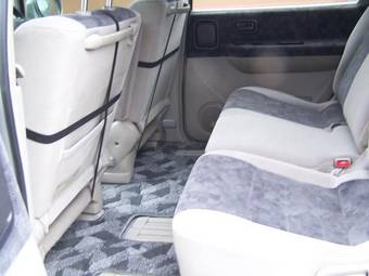 2001 Nissan Bassara Wallpapers