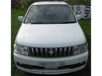 2001 Nissan Bassara Pictures