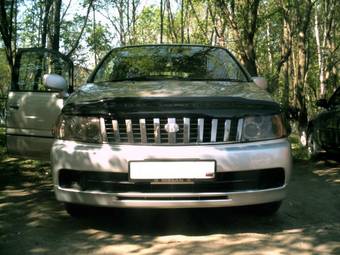 2001 Nissan Bassara Photos