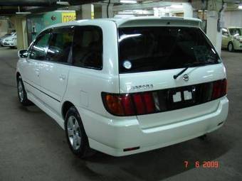 2001 Nissan Bassara Photos