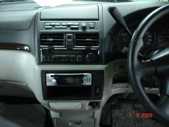 2001 Nissan Bassara Wallpapers