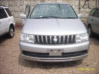 2001 Nissan Bassara Pics