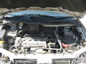 2001 Nissan Bassara Photos