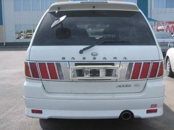 2001 Nissan Bassara Photos