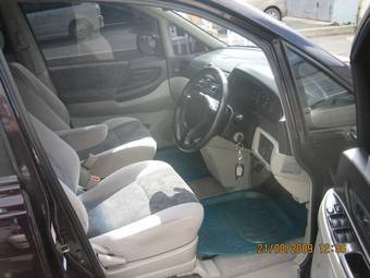 2001 Nissan Bassara Photos