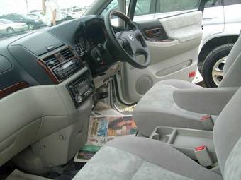 2001 Nissan Bassara Pics