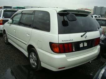 Nissan Bassara