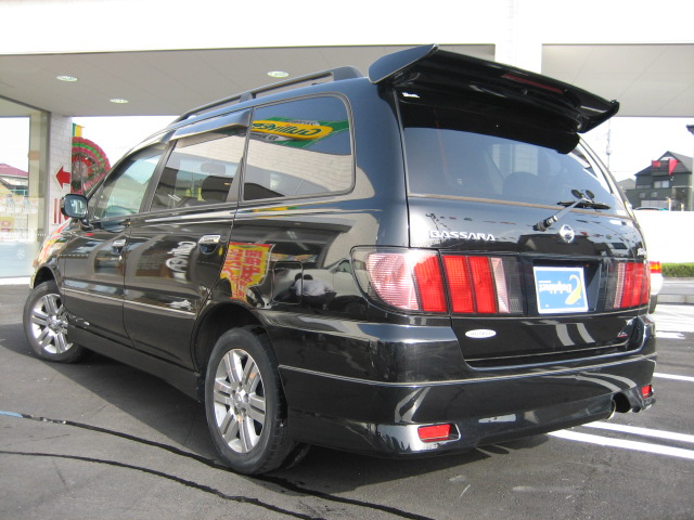 2002 Nissan Bassara Pictures