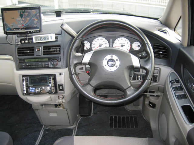 2002 Nissan Bassara Photos
