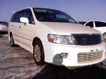 2002 Nissan Bassara Photos