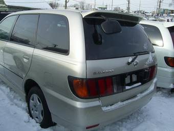 2002 Nissan Bassara Images