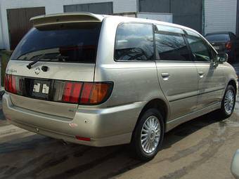 2002 Nissan Bassara Photos