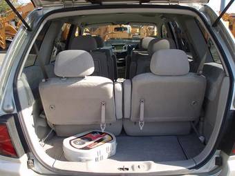 2002 Nissan Bassara Images