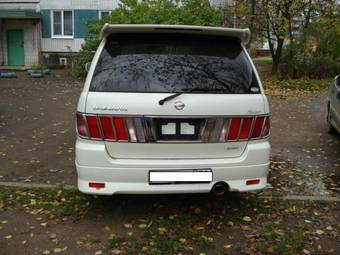 2003 Nissan Bassara Pictures