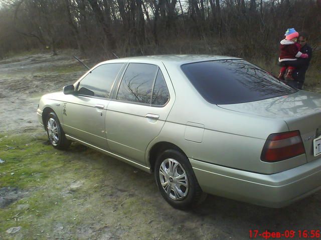 1996 Nissan Bluebird