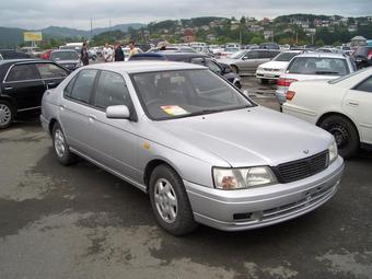 1996 Nissan Bluebird Pictures