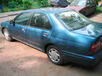 1996 Nissan Bluebird Pictures