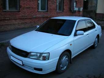 1997 Nissan Bluebird Photos