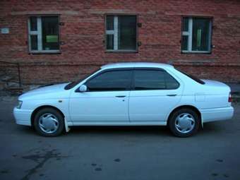 1997 Nissan Bluebird Photos