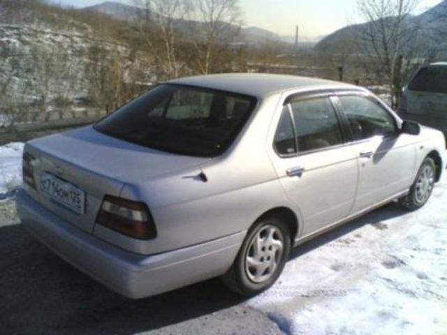 1998 Nissan Bluebird