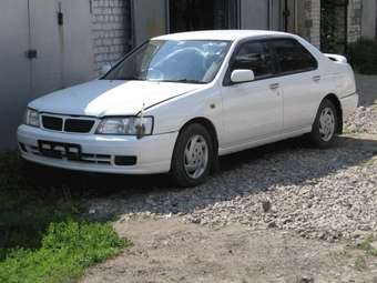 1998 Nissan Bluebird Photos