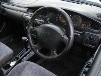 1998 Nissan Bluebird Photos