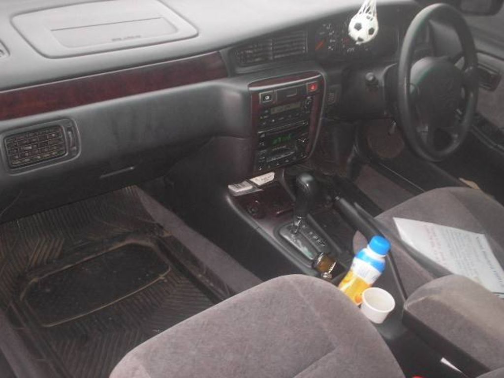 1999 Nissan Bluebird