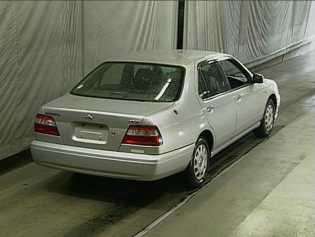 1999 Nissan Bluebird Images