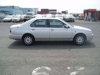 1999 Nissan Bluebird Wallpapers