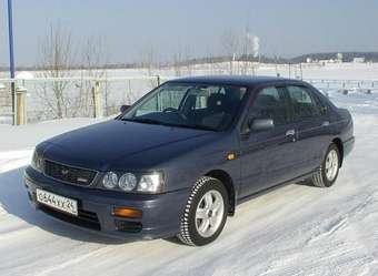 1999 Nissan Bluebird Images