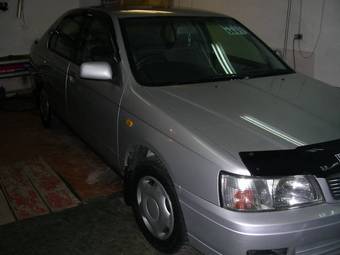 1999 Nissan Bluebird Pictures