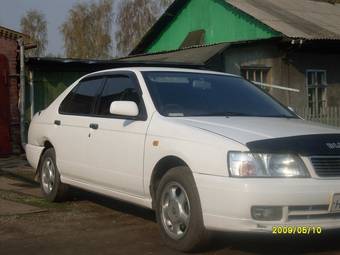 1999 Nissan Bluebird Pictures