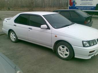 1999 Nissan Bluebird Pictures