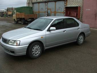 1999 Nissan Bluebird Wallpapers