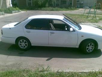 1999 Nissan Bluebird Photos