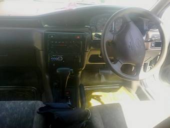 1999 Nissan Bluebird Pictures