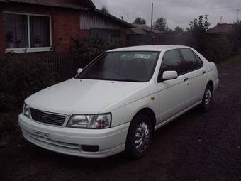 2000 Nissan Bluebird