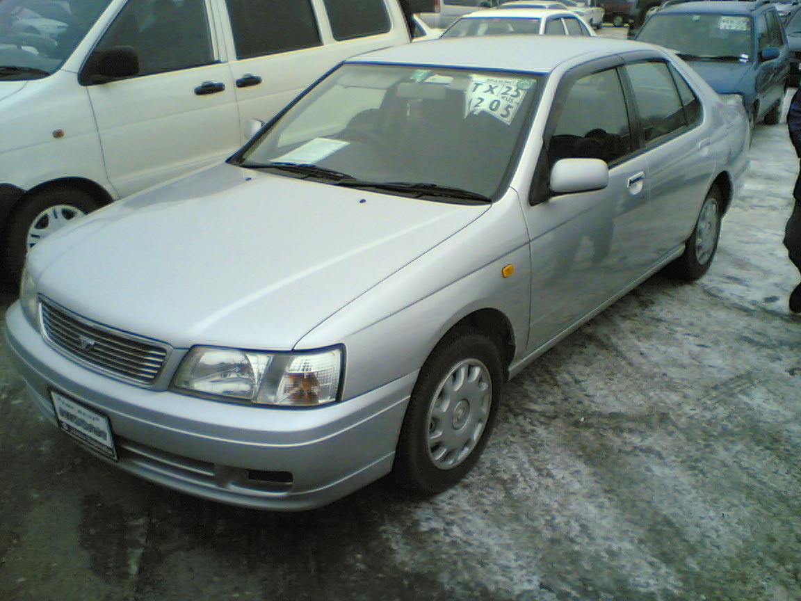 2000 Nissan Bluebird