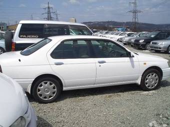 2000 Nissan Bluebird